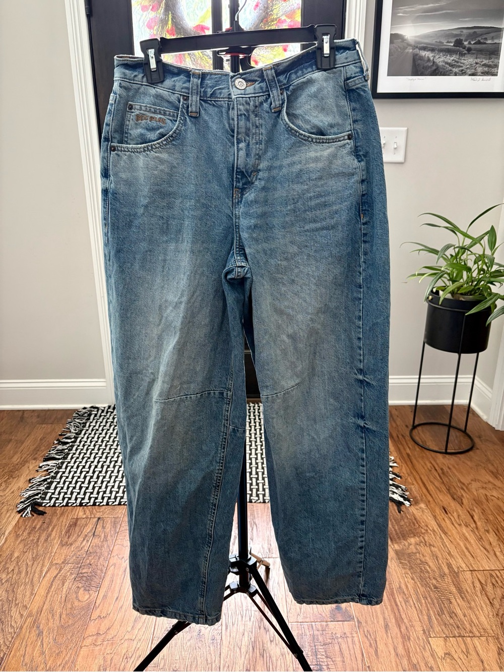 BDG  Women’s Barrel-leg Cinch Waist Relaxed Fit Jeans